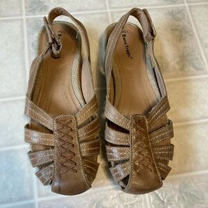 Bear Traps Ready Light Tan Leather Ankle Strap Sandals